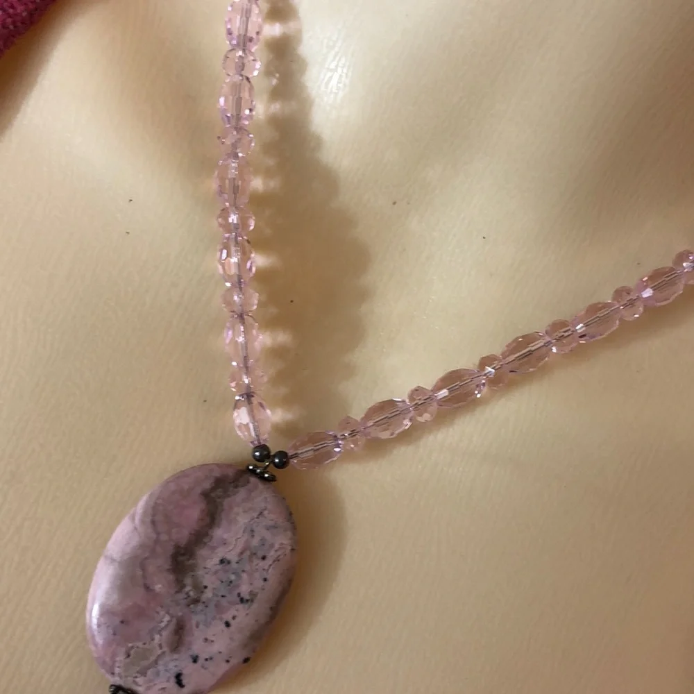 Pink crystal with stone pendant necklace - Picture 1 of 8